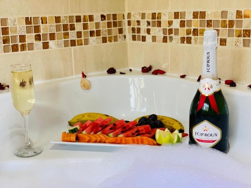 فندق Open House Boutique منزيني المظهر الخارجي الصورة